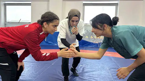 Genç güreşçi Rümeysa Avrupa başarısını dünya şampiyonluğu ile taçlandırmak istiyor
