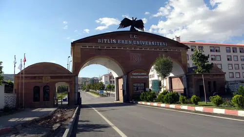 Bitlis Eren Üniversitesi Tıp Fakültesi ilk öğrencileriyle eğitim hayatına merhaba dedi