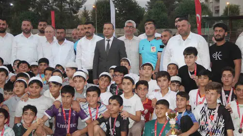 Cizre'deki Kur'an kursları arası futbol turnuvasında kupa sahibini buldu