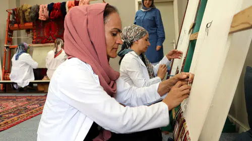 Van merkezli proje ile unutulmaya yüz tutan dokuma sanatı yeniden hayat buluyor