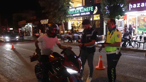 Kovancılar’da gece denetimi Polis caddeyi didik didik aradı