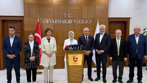 Bakan Göktaş Diyarbakırda terörün aile yapısına verdiği zararları değerlendirdi