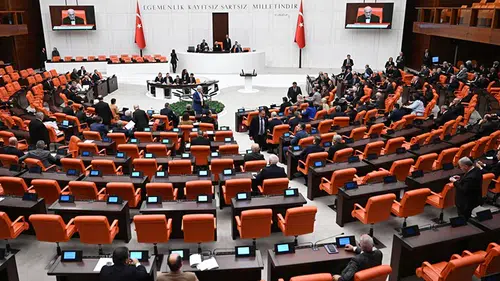 Siyasetin gündeminde sıcak saatler: AK Parti'den Meclis'te kritik "Çerçeve Kanun" mesaisi