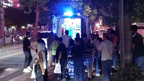 Batman'da yaya geçidinde yürüyen genç kıza iki araç arka arkaya çarptı