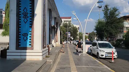 Tunceli'de 35 derece sıcakta Munzur Dağları'nda kar sürprizi