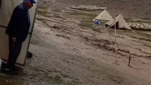 Pülümür yaylalarında sağanak yağış üreticileri zor durumda bıraktı