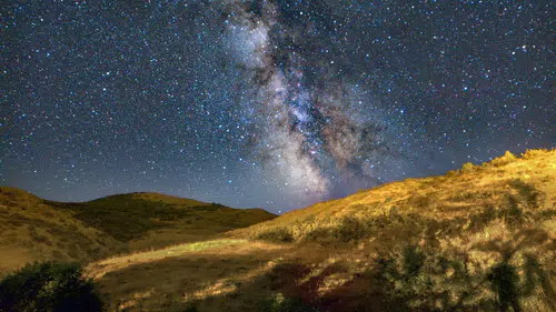 Bitlisin karanlık gökyüzünde Perseid meteor şöleni yaşandı