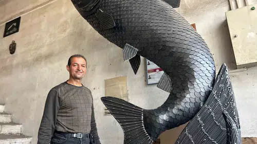 Hurda metalleri Van Gölü nün simgesi inci kefaline dönüştürdü