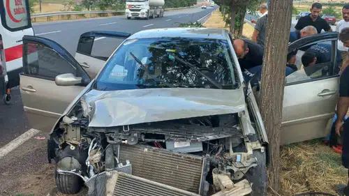 Elazığ Güney Çevre Yolunda yaşanan otomobil kazasında dört kişi yaralandı