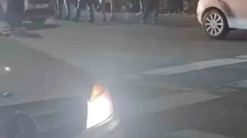 Bingöl'de bisiklete çarpan otomobil sürücüsünü yaraladı