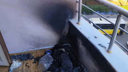 Siirt merkezde bir apartman dairesinin balkonunda piknik tüpü büyük gürültüyle patladı