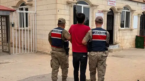 Karaköprü ilçesinde aranan hükümlü jandarma operasyonuyla ele geçirildi