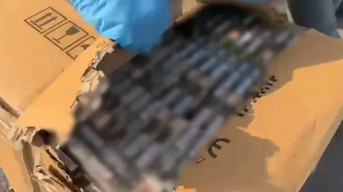 Batman yolunda durdurulan araçtan binlerce paket kaçak sigara çıktı