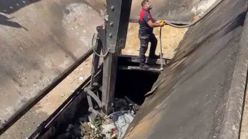 Karakoçan Belediyesi'nin dorsesi alevlere teslim oldu