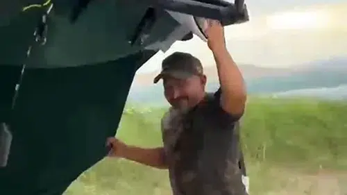 Ağın'da fırtınaya yakalanan balıkçıların çadır mücadelesi kamerada