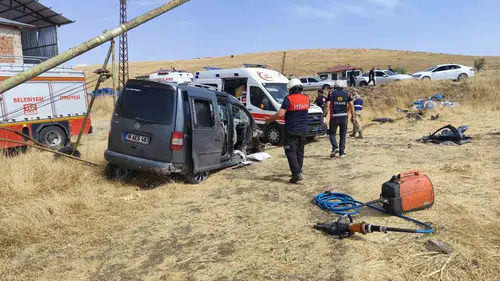 Elazığ'da sürücüsünün kontrolünü kaybettiği araç tarlaya uçtu
