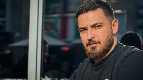 Diyarbakır Havalimanı'nda şok gelişme: Deniz Naki'nin kardeşi İnan Naki sınır dışı edildi