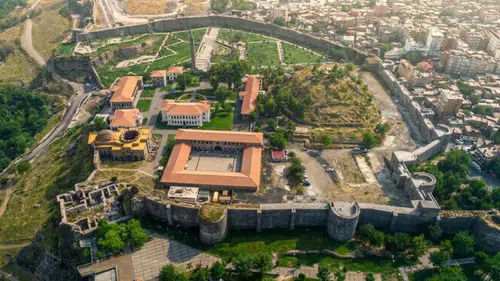 Diyarbakır’da kavurucu sıcaklar etkisini sürdürüyor: Termometreler 43 dereceyi gösterecek