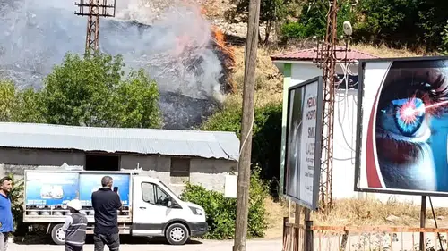 Tunceli Moğultay Mahallesinde korkutan ot yangını