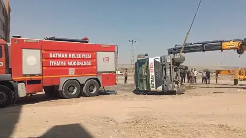 Batman Marangozlar Sitesi yolunda beton mikseri yan yattı
