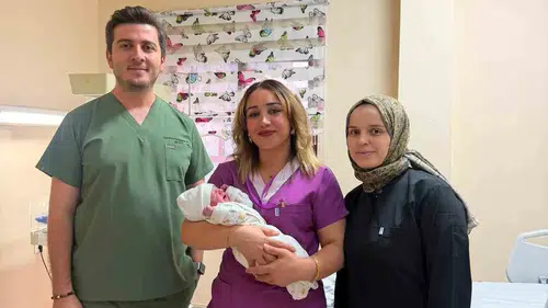 Patnos Devlet Hastanesinde sezaryen sonrası normal doğum mucizesi yaşandı