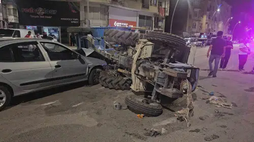 Elazığ merkezde traktör ile otomobilin karıştığı kazada beş kişi yaralandı