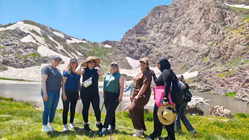 Hakkari’nin zirvesinde buzullara yolculuk yapıldı