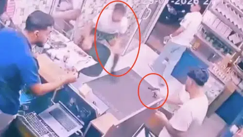 Diyarbakırda telefon dükkanına giren saldırgan husumetlilerini kurşun yağmuruna tuttu