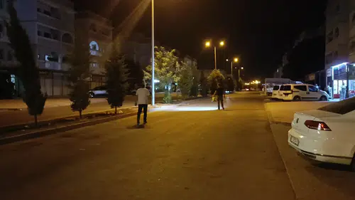 Maskeli iki şüpheli Nusaybin'de iş yerine ateş açtı