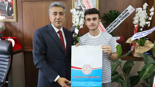 Ağrılı genç Kur'an okuma yarışmasında Türkiye derecesi elde etti