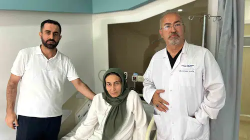 Van’da tıp dünyasını şaşırtan riskli tümör operasyonu başarıyla sonuçlandı