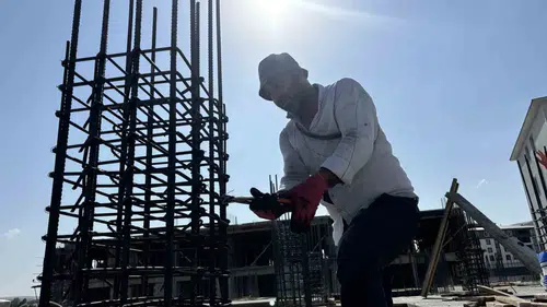 Bingöl’de 40 derecelik sıcaklıkta alın teri döküyorlar