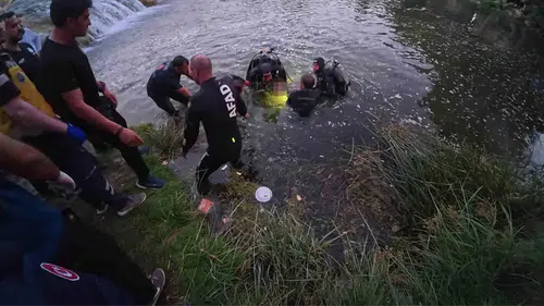 Van Muradiye'de ailesini kurtarmak isteyen baba akıntıya kapılarak can verdi