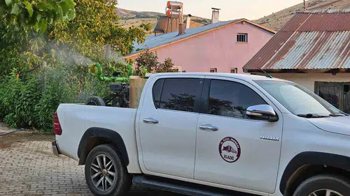 Elazığ kırsalında sinek ve haşerelere karşı geniş kapsamlı mücadele başladı