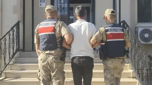 Karaköprü ilçesinde aranan hükümlü jandarma operasyonuyla kıskıvrak yakalandı