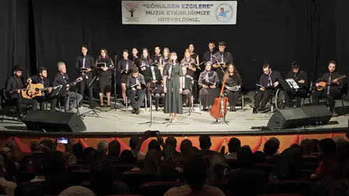 Ahlat sahneleri özel yeteneklerin müzik dolu akşamına ev sahipliği yaptı