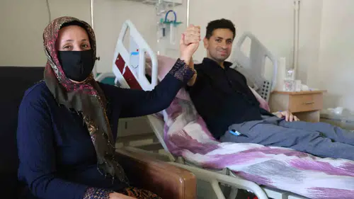 Oğluna böbreğini verebilmek için 32 kilo verdi