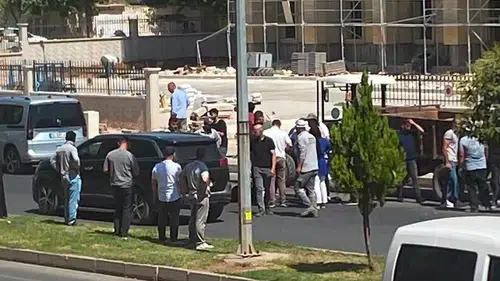 Midyat ilçesinde yolun karşısına geçmeye çalışan yaşlı kadın hayatını kaybetti