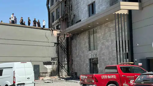 Diyarbakır'daki plazada yangın alarmı faciayı önledi