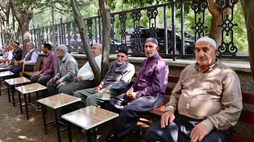 Bingöl Valisi Kepçeli köyünde halkın taleplerini dinledi