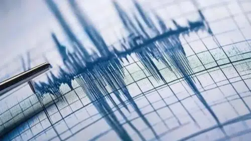 Japonya'da korku dolu anlar: 5,8'lik sarsıntı hayatı felç etti