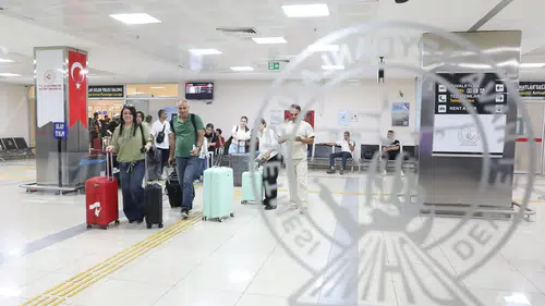 İlk Tahran-Van seferi tamamlandı, 80 İranlı turist kente geldi