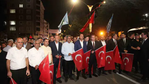 Ahlat'ta Malazgirt Zaferi'nin 955. yılı için meşaleli yürüyüş