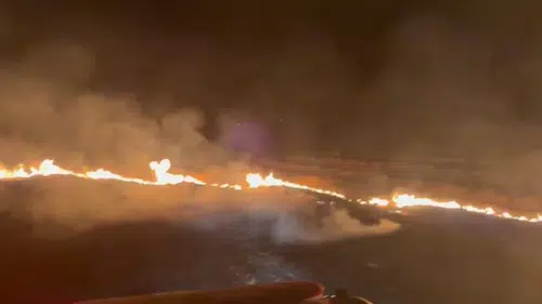 Elazığ Köprüdere köyündeki anız yangını ekiplerin müdahalesiyle söndürüldü