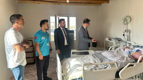 Cizre'de başhekimler evde sağlık hizmeti alan hastaları evlerinde ziyaret etti