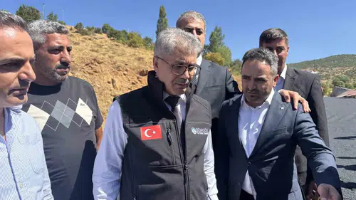 Bingöl köy yollarını sıcak asfaltla buluşturuyor