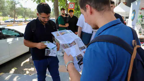Diyarbakır Büyükşehir Belediyesi Dicle Üniversitesi öğrencileri için karşılama standı kurdu