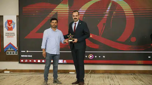GGC ödül töreninde İHA muhabiri Rıdvan Kılıç birincilik kürsüsüne çıktı