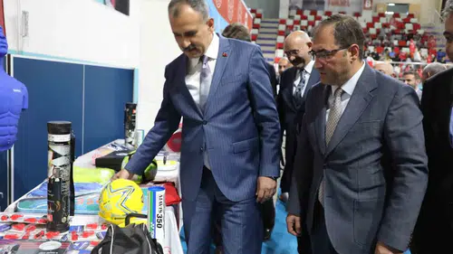 Ağrı'da 171 okula 15 milyon liralık dev spor malzemesi desteği