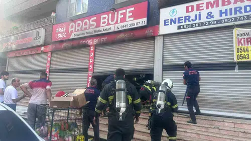 Batman'da bir büfe sabah saatlerinde çıkan yangınla küle döndü